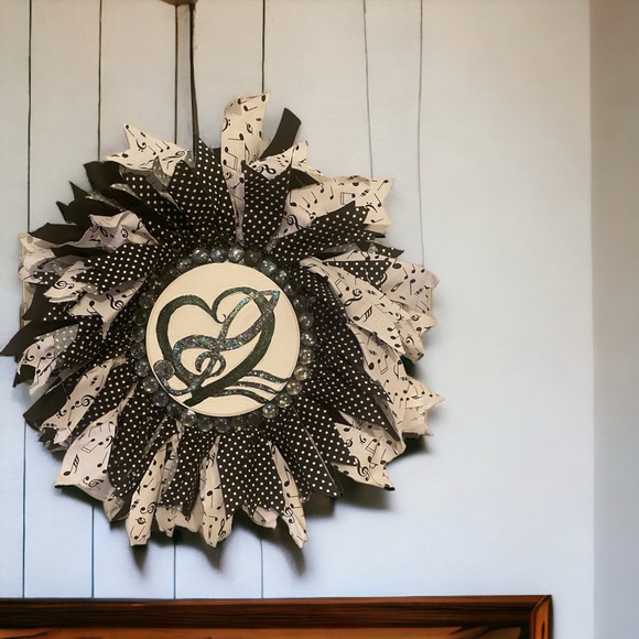 Music Themed Rag Wreath - Picture 3 of 6